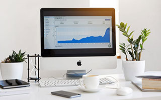 英超日本国脚与战犯照片合影，在华英国球迷向俱乐部抗议：请真诚道歉，并表明永远反法西斯立场